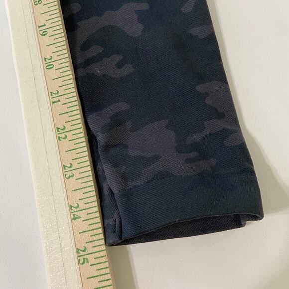 Spanx Seamless Leggings Size M Gray Camouflage High Rise Look At Me Now - Picture 9 of 10